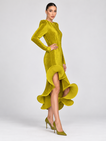 Model wearing long sleeve rolled cuff design dress for casual fall outfit